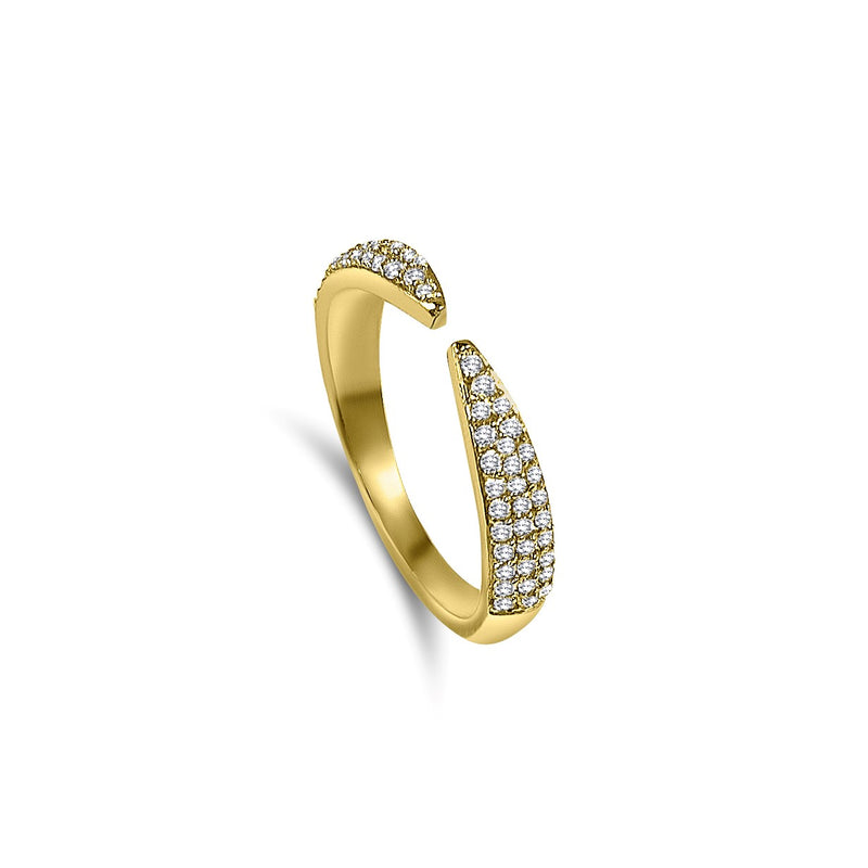 Ring with a unique style, can we worn on its own or stacked for a fierce effect! Adorned with pavé diamonds for extra sparkle. 18K solid gold